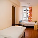 Frolic Goats Hostel Πόζναν
