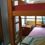 Frolic Goats Hostel Πόζναν